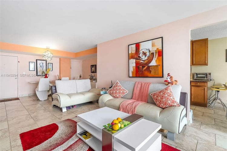 Winston Towers #1520 image #8