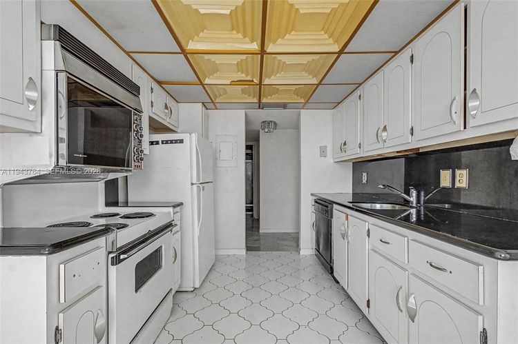 Prince George Condo #14M image #13