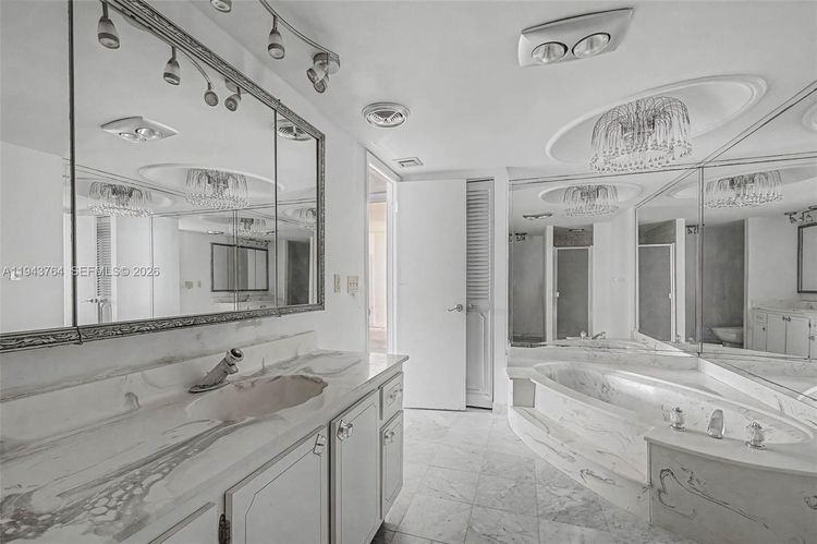 Prince George Condo #14M image #25