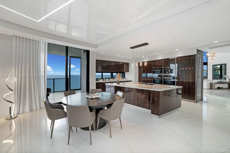 Porsche Design Tower #5201 image #12