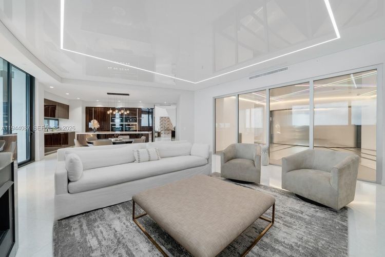 Porsche Design Tower #5201 image #14