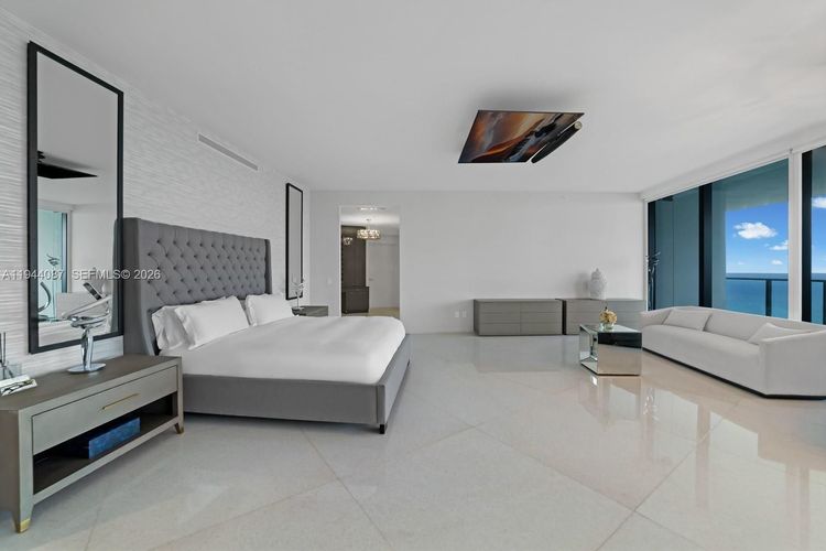 Porsche Design Tower #5201 image #22