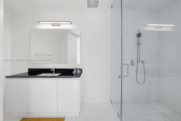 Porsche Design Tower #5201 image #32