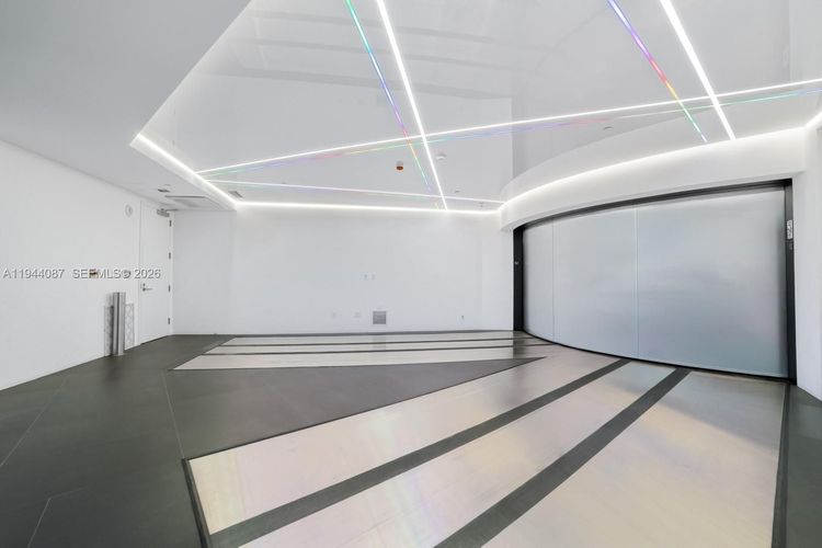 Porsche Design Tower #5201 image #39