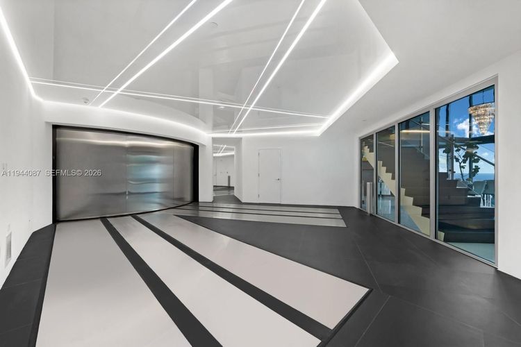 Porsche Design Tower #5201 image #40