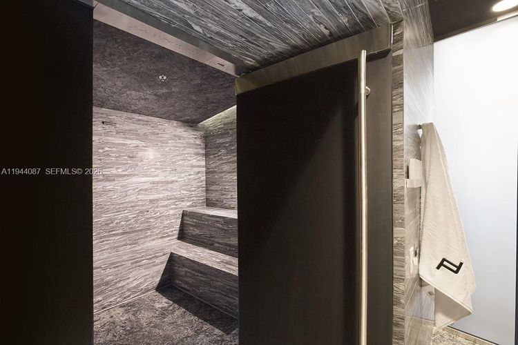 Porsche Design Tower #5201 image #71