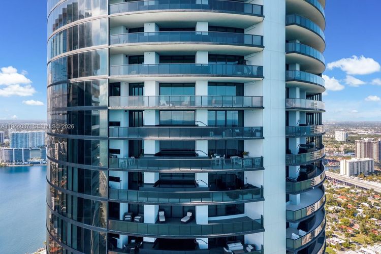 Porsche Design Tower #5201 image #83