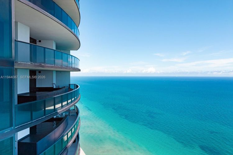 Porsche Design Tower #5201 image #88