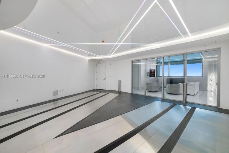 Porsche Design Tower #5201 image #39