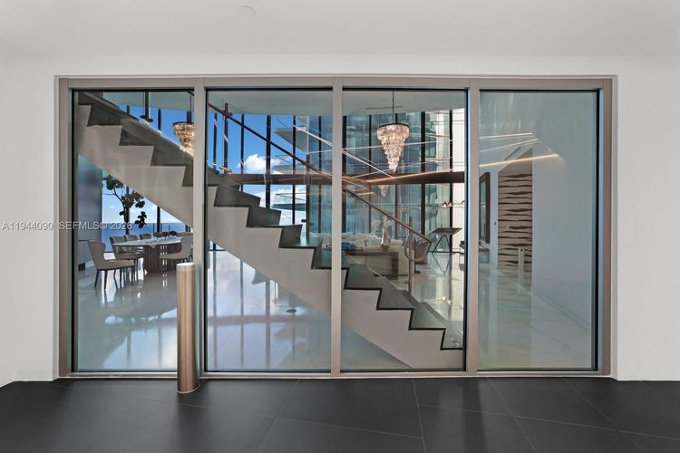 Porsche Design Tower #5201 image #42