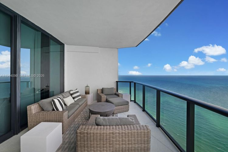 Porsche Design Tower #5201 image #44