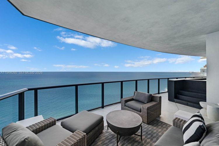 Porsche Design Tower #5201 image #48