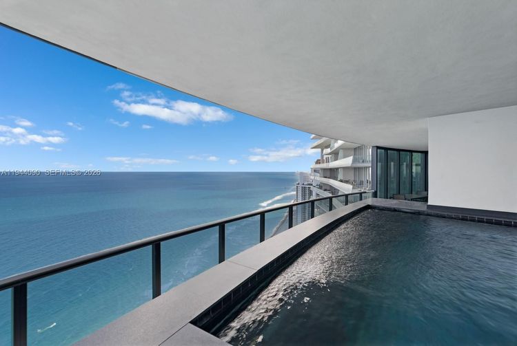 Porsche Design Tower #5201 image #51