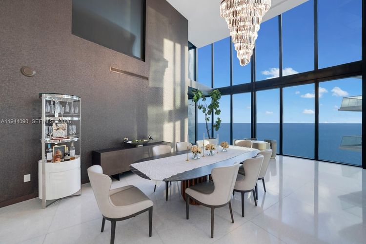 Porsche Design Tower #5201 image #9