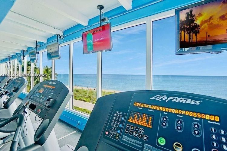 Carriage House #1412 image #17