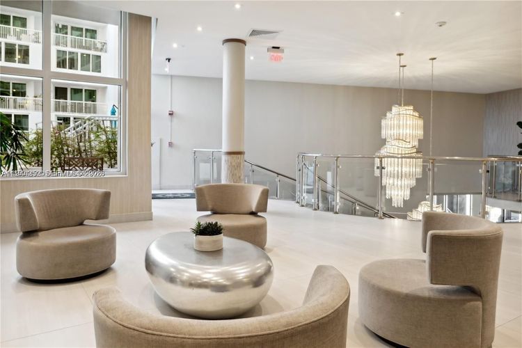 Carriage House #1412 image #6