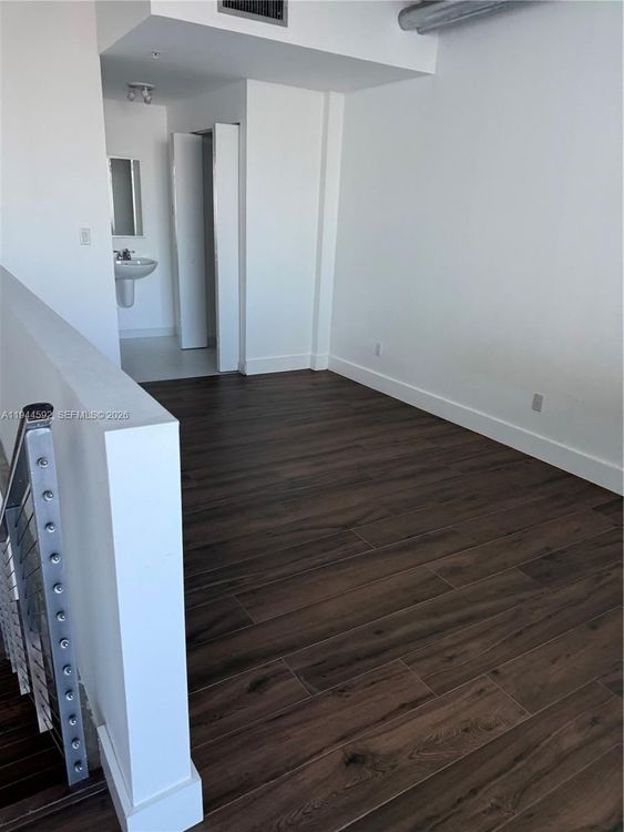 Neo Vertika #1703 image #11