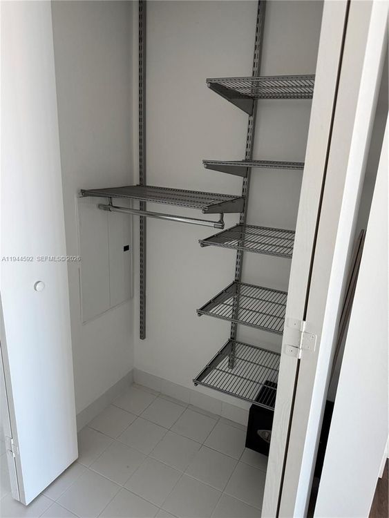 Neo Vertika #1703 image #12