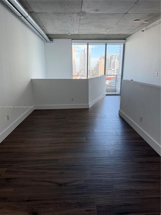 Neo Vertika #1703 image #15