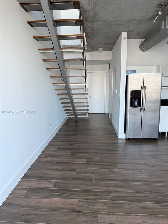 Neo Vertika #1703 image #6