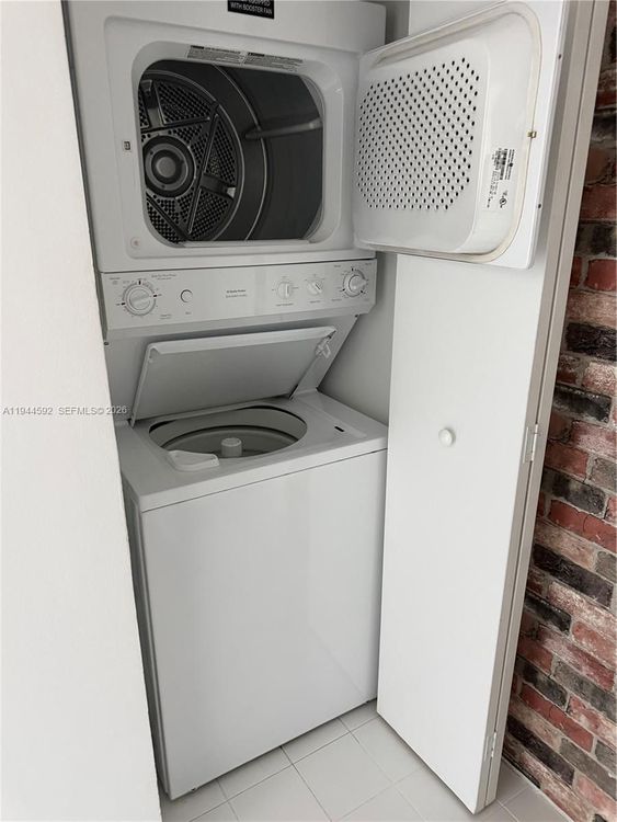 Neo Vertika #1703 image #8