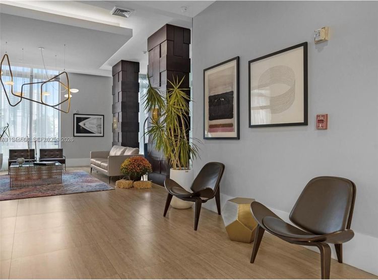 Hollywood Station #523 image #16