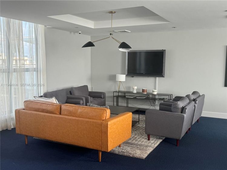 Hollywood Station #523 image #18