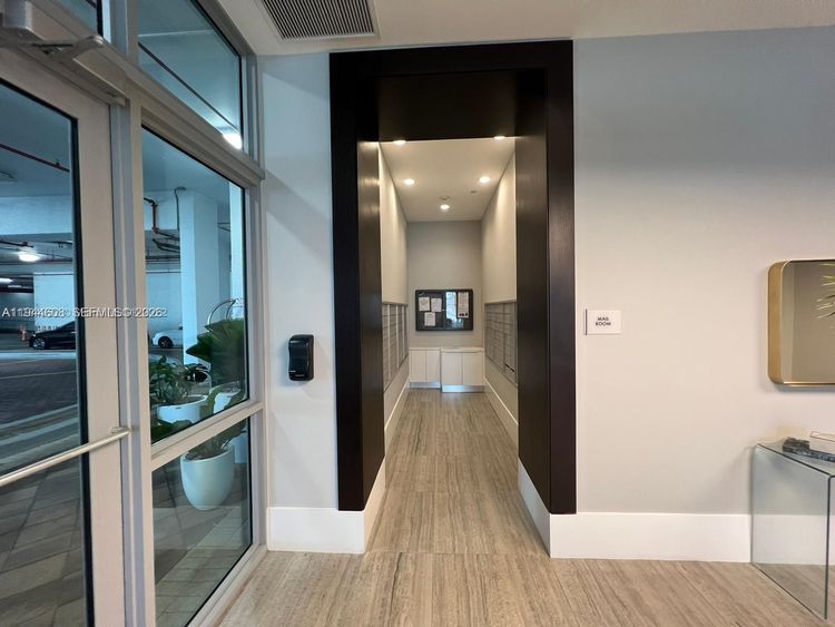 Hollywood Station #523 image #20