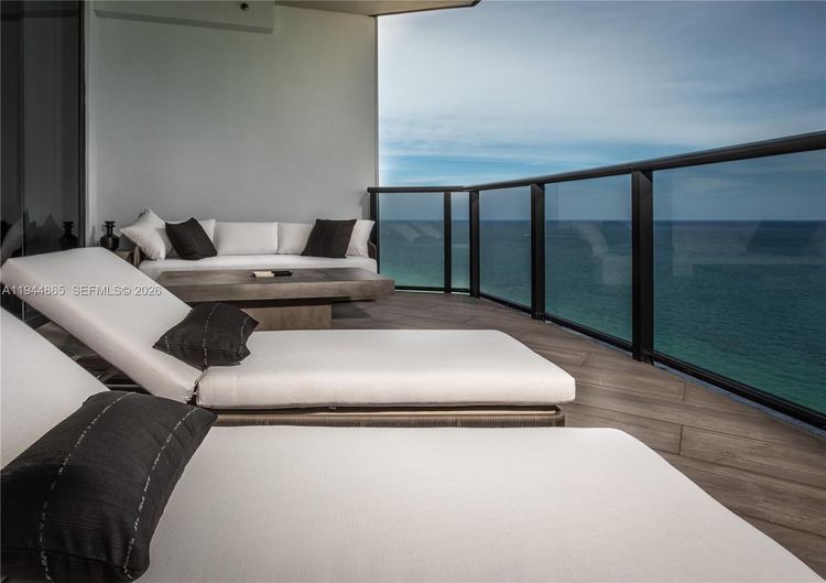 Porsche Design Tower #2601 image #19