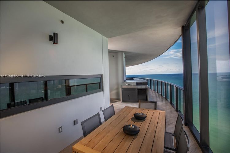 Porsche Design Tower #2601 image #21