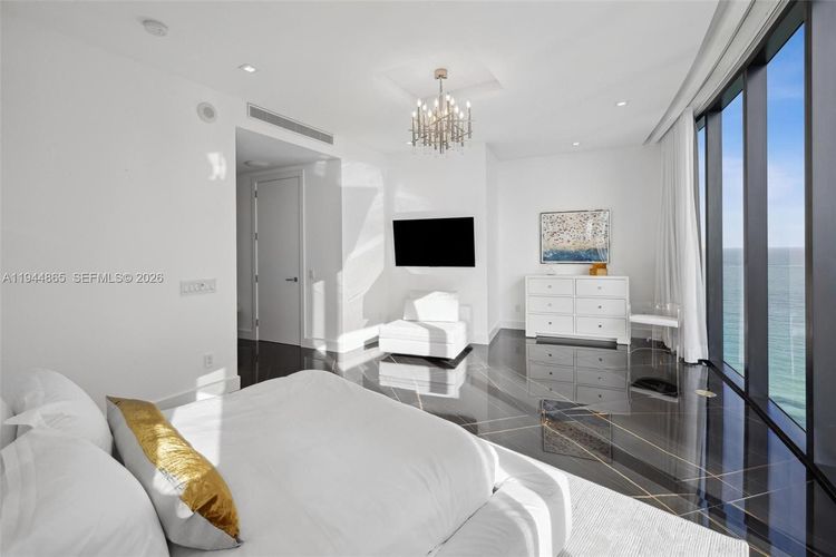 Porsche Design Tower #2601 image #28