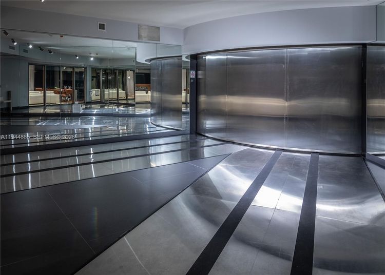 Porsche Design Tower #2601 image #32