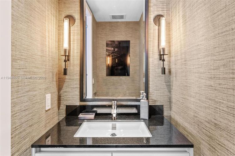 Porsche Design Tower #2601 image #33