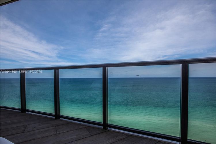 Porsche Design Tower #2601 image #34