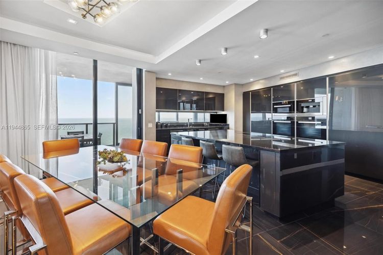 Porsche Design Tower #2601 image #6