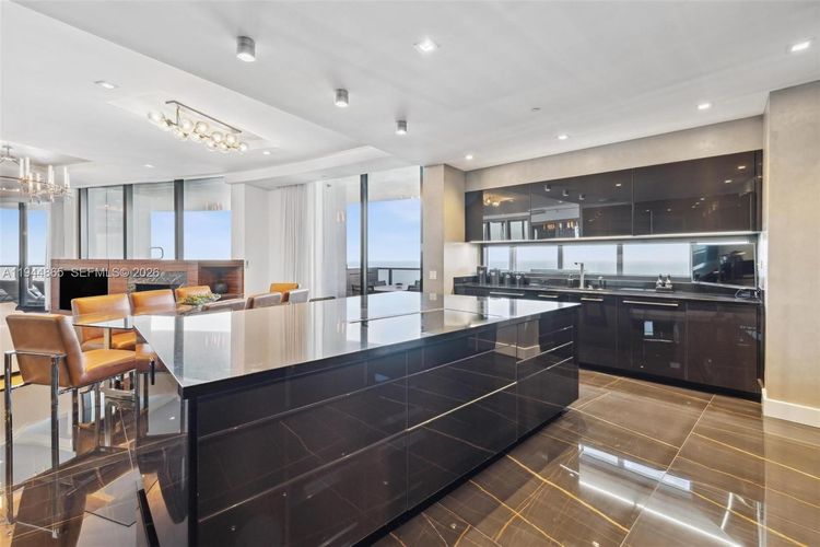 Porsche Design Tower #2601 image #7