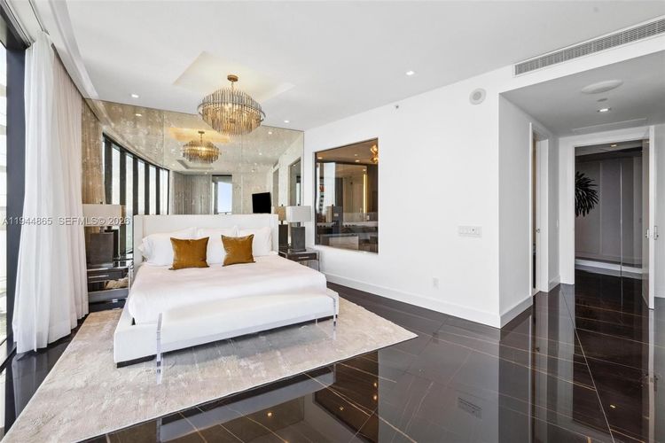 Porsche Design Tower #2601 image #9