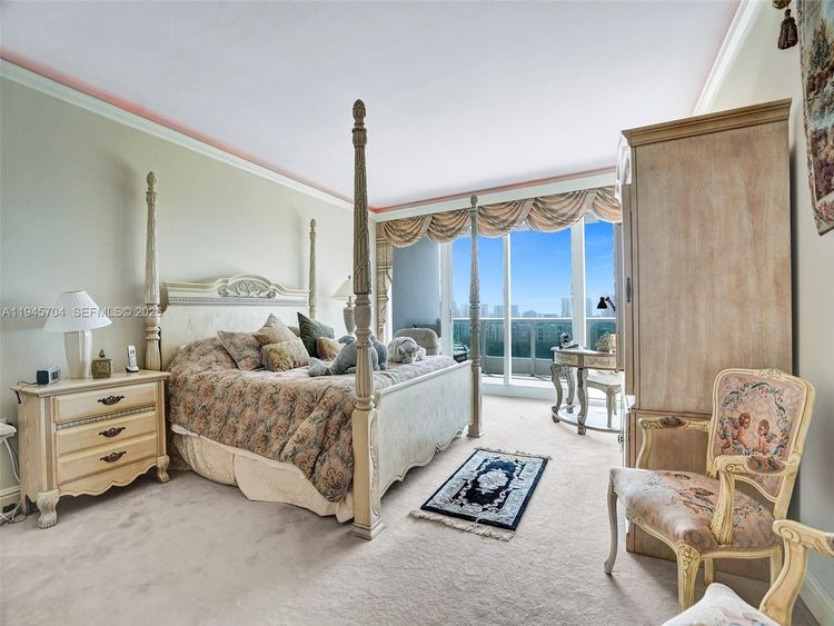 Porto Vita South Tower #901 image #18