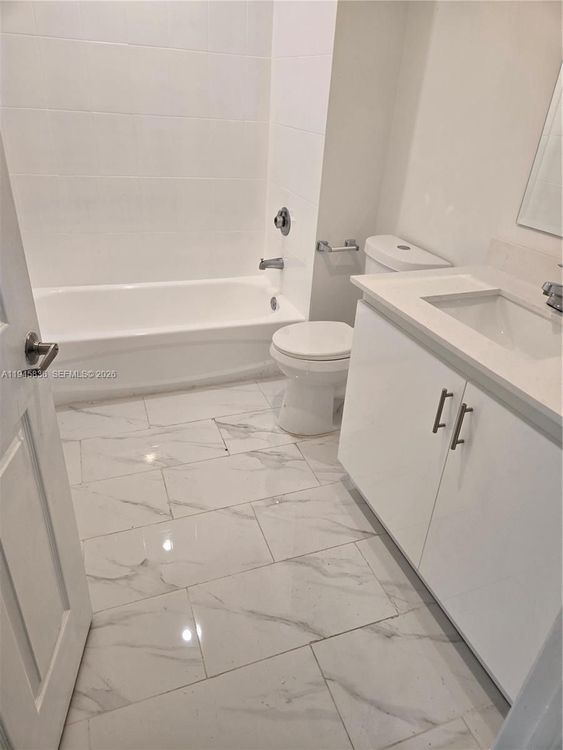 1800 Biscayne Plaza #503 image #6