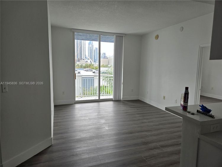 1800 Biscayne Plaza #503 image #9