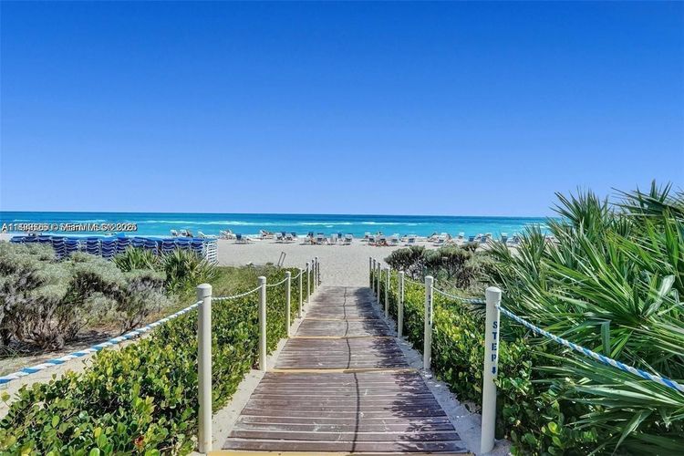 Ocean Four #2409 image #23