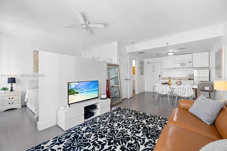 Barbizon Beach Club #108 image #9