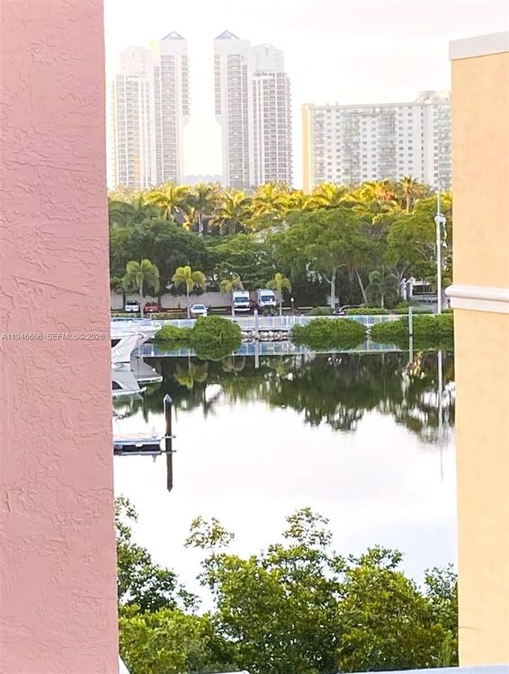 The Yacht Club at Aventura #5605 image #8