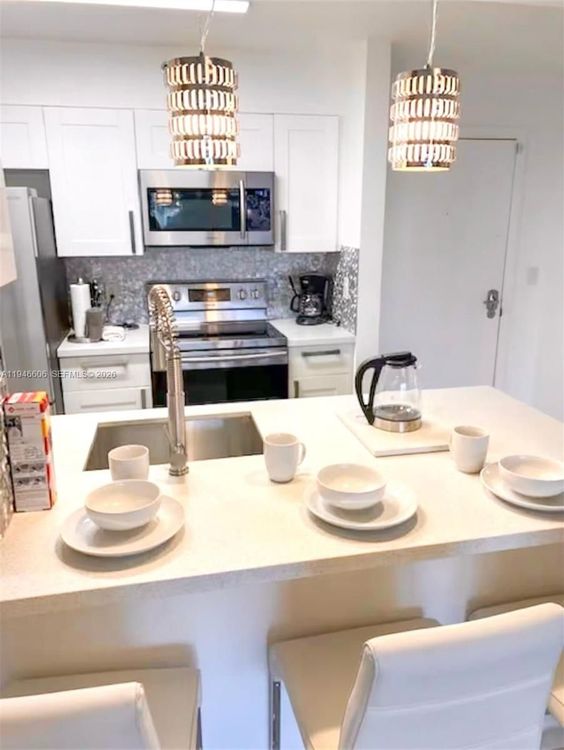 The Yacht Club at Aventura #5605 image #9