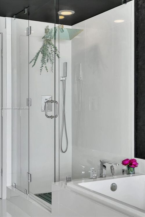 Paraiso Bay #4405 image #32