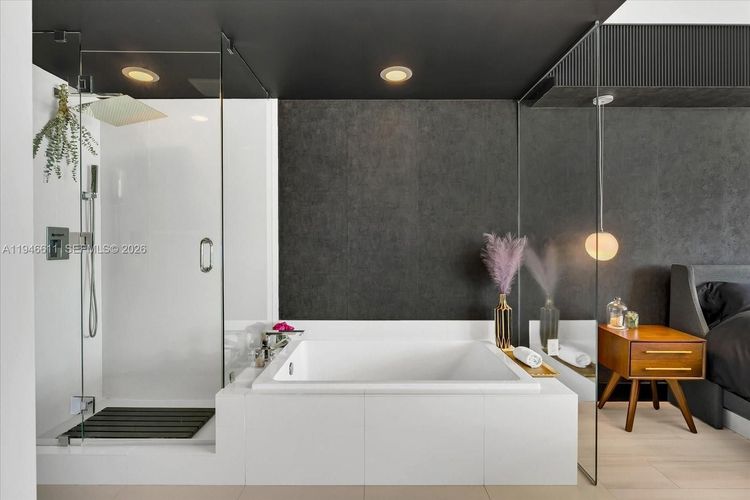 Paraiso Bay #4405 image #41