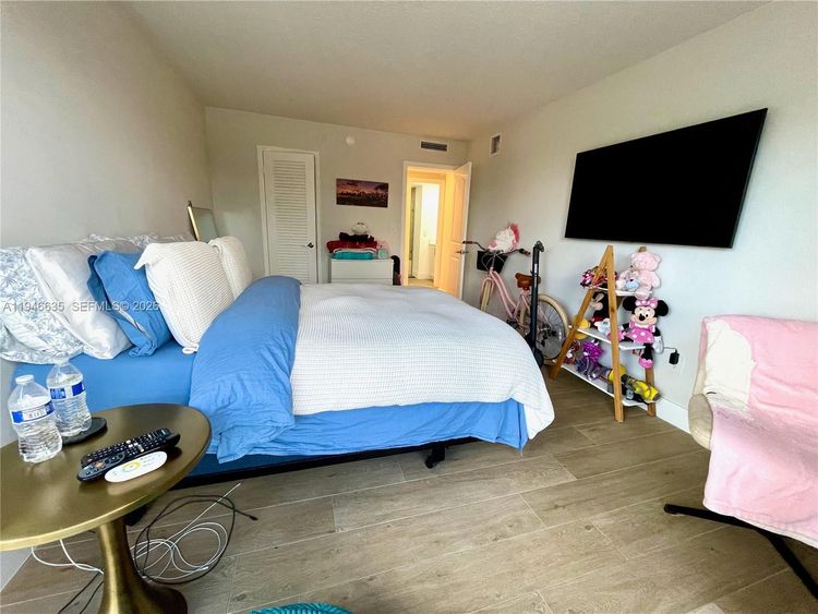 Guildford #404 image #16