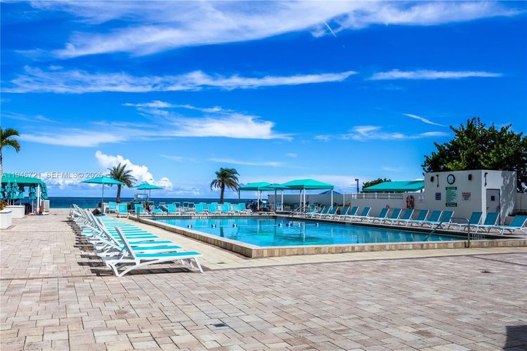 Sea Air Towers #1116 image #16