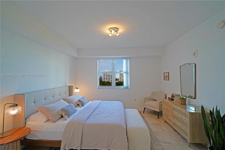 Turnberry Village #1014 image #10