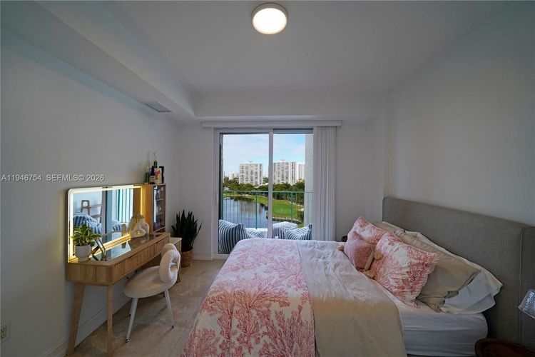 Turnberry Village #1014 image #15